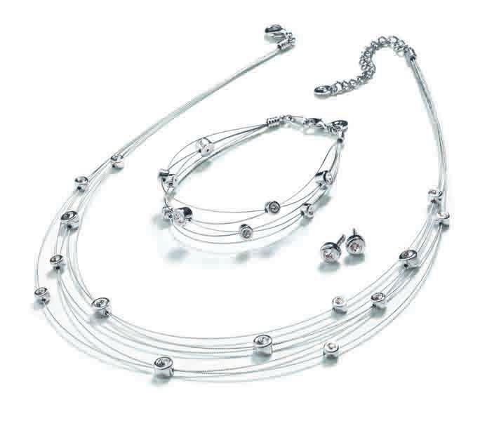 Stunning Silver Serpentine Necklace This vintage inspired silver plated necklace has 3 cascading chains