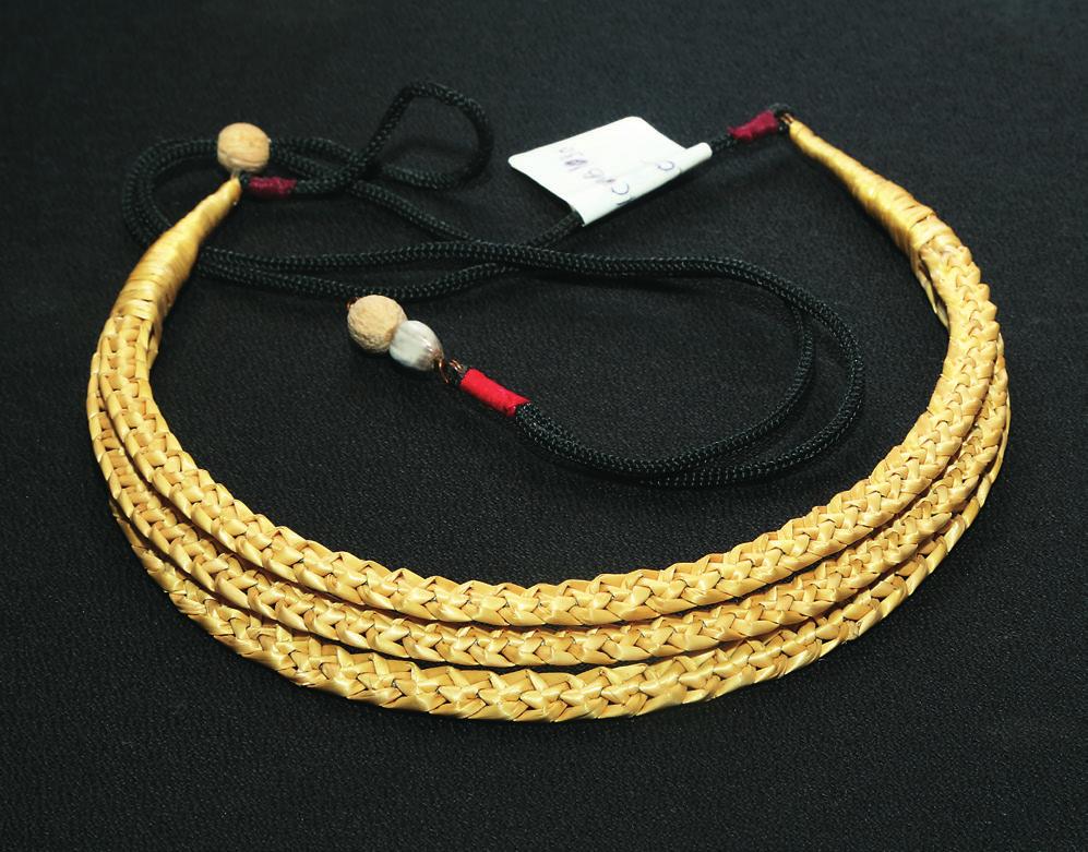 beads and multi-row gold necklaces were the fastest selling items. Owner Dilip Jain said that they received many orders from north India buyers at the show.