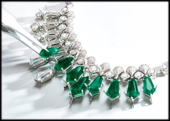 KITE SHAPED EMERALDS Emerald is the perfect precious stone to evoke the colours of the northern lights.