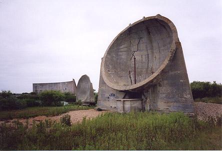 I ve wanted to see the Denge sound mirrors for some time now as the idea behind them is fascinating but it turns out that now they can only seen by going on one of the guided