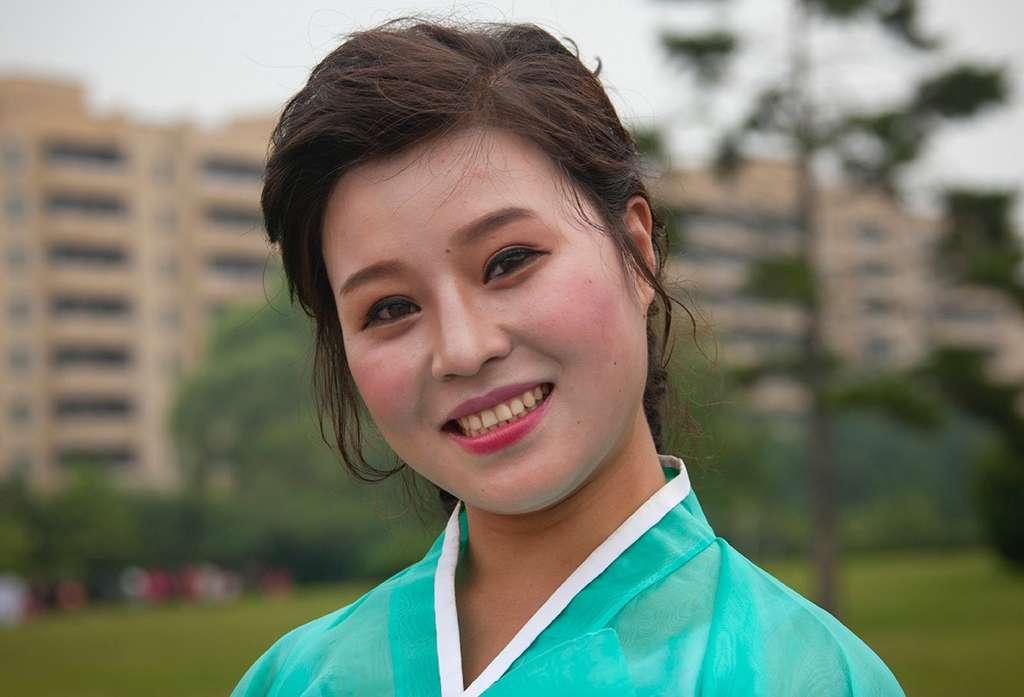 North Korean women do not use a lot of make up. This is primarily because they do not have a large choice of products.