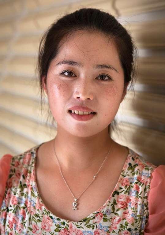 North Korean beauty standards say that a woman should have big eyes, a high nose, a small mouth and white skin, and that she should not be skinny.