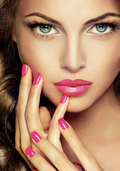 Nails gain in volume and shine for many days after painting. It is extremely lasting and does not chip or rub off. Thanks to a flat brush the application is very precise and easy.