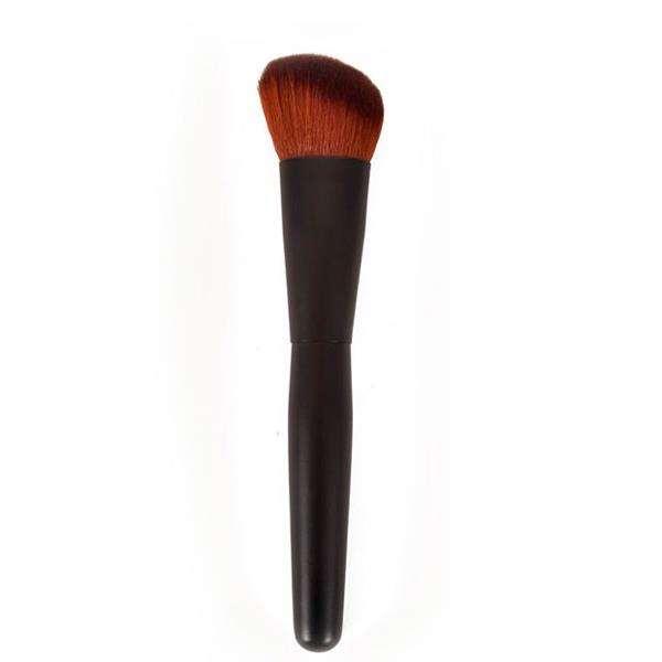 Corrector or concealer brush synthetic bristle, flat and rigid.