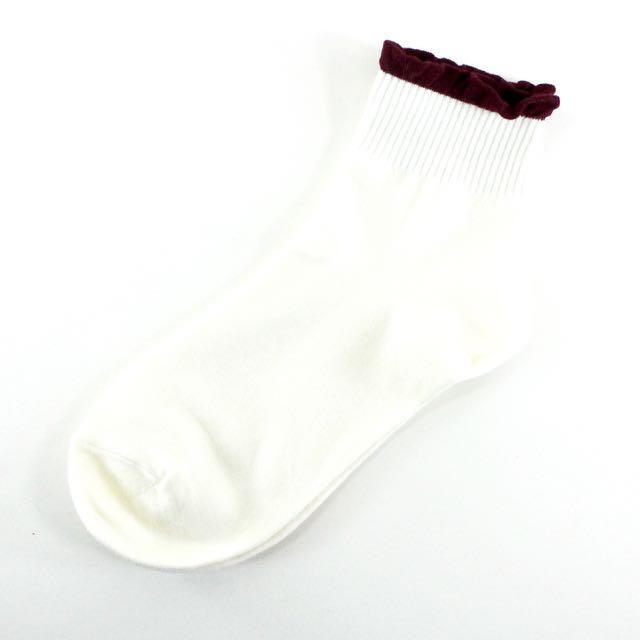 A17006 Simply Ruffle Socks
