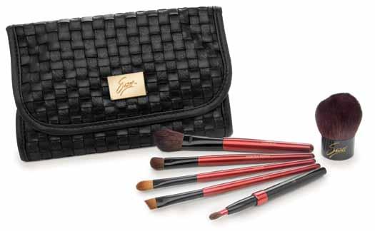 Flecks of golden rose radiate a look of health and wellbeing with each velvety touch of silk-like minerals. Brush Set Be quick on the draw!