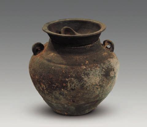13 Earthenware urn with double lugs (M1:2, millet was placed inside when it was