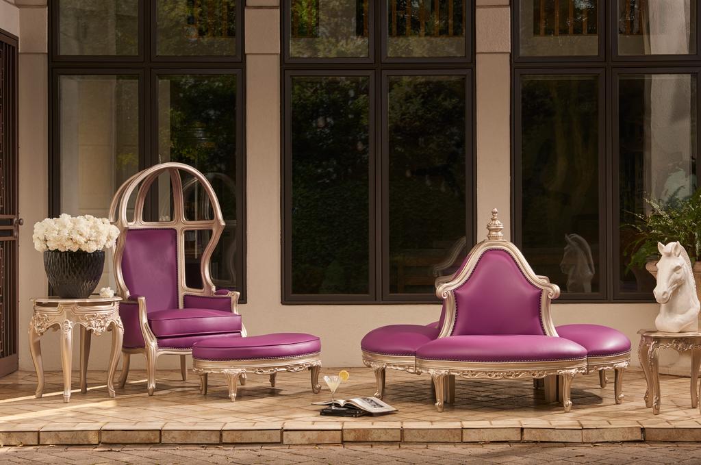 A C D E FINISH: Gatsby Silver (SL) FARIC: Purple Grape (WPP) Merry-Go-Round Sofa Offered in round or oval shape, Merry-Go-Round is the perfect seat solution for lobbies or busy hallways.