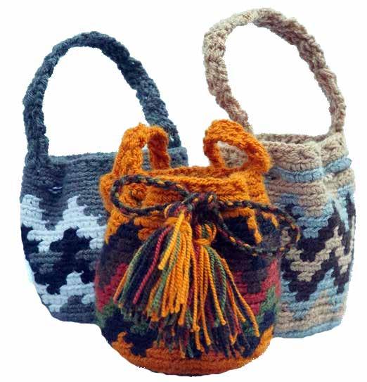 MULTIUSE MINI WAYUU BAG / two thread gift ideas mini wayuu bags Detail: Braided or crocheted strap Production time: 1 day 40 Average