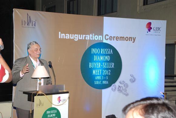 Rajiv Jain, Chairman-GJEPC in his speech welcomed all the buyers & the manufacturers & wished them a successful BSM.