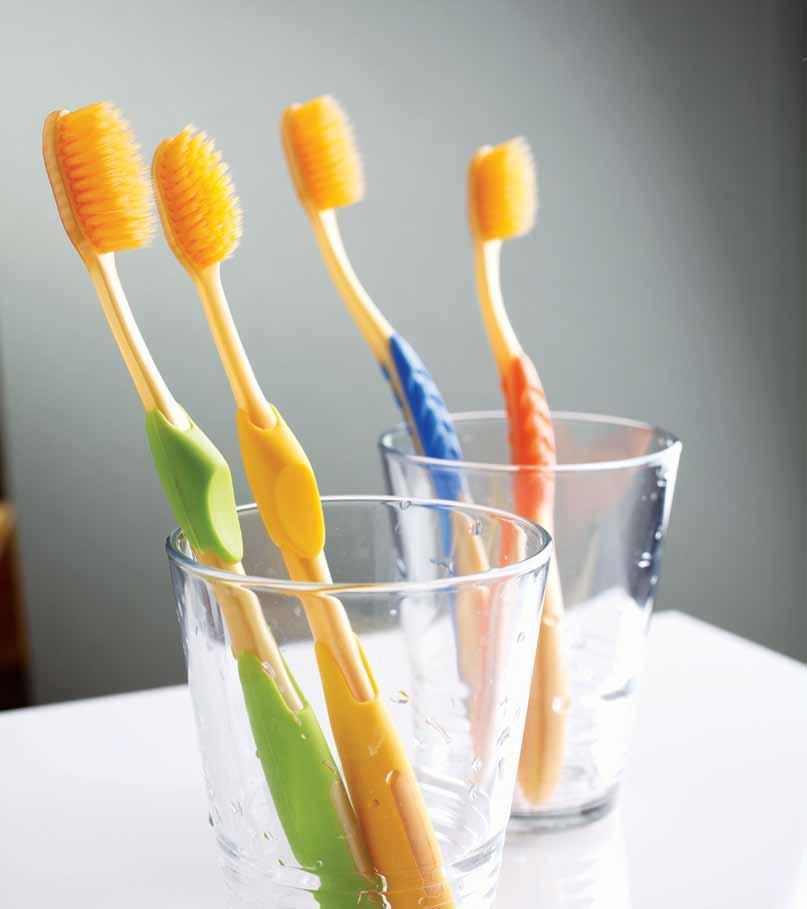 Nano Technology Toothbrush Family Pack 4, s Free Combi