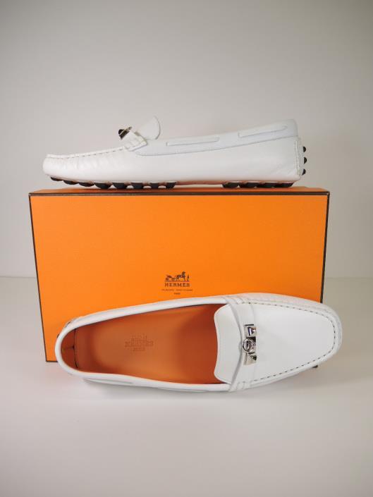 HERMÈS White Leather Irving loafer, Size 9 Retailed for $1100, sold in one day for $399.