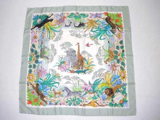 GUCCI 1970 s Jungle Silk Scarf Sold in one day for $199.