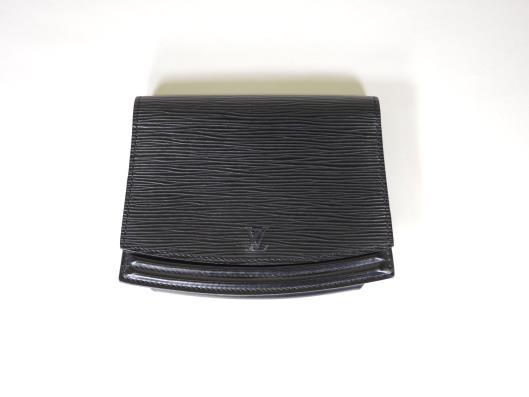 LOUIS VUITTON Black Epi Leather Tilsitt Pochette Sold in one day for $229.