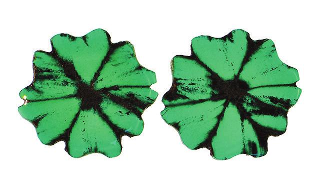 Discovered by nomads in the 1980s, it reached international prominence only a few years ago, and in 2012, Colombian trapiche emeralds from Mayer and Watt. Remarkable 175.