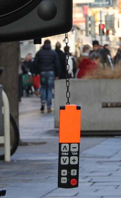 Regardless which button the pedestrians press, they only increase the volume of the speaker.