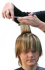 To keep a strong, precise guideline, use fine sectioning patterns and keep the hair wet.
