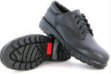 351 Chef Shoe 351 Chef lace up shoe with comfort collar for the hospitality industry or office. Fully lined. Comfort collar. Fully lined. Slip, acid & oil resistant sole.