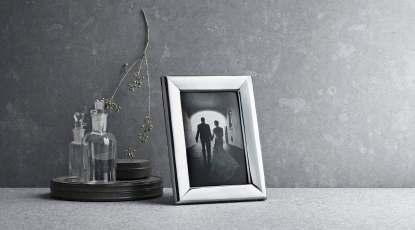 GIFTING PICTURE FRAMES DESIGNER GEORG JENSEN DESIGN TEAM DESIGN YEAR 2013 When we surround ourselves with photographs of important memories, a good frame gives our images substance, but never