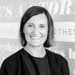 Q&A with Sarah Holme, SVP of Design Our Queen Mother of Design (yes, that should be Sarah s legit title) dishes on all things Spring 18, Old Navy musthaves for the season and her can t-live-without