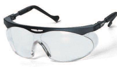 Impact-resistant polycarbonate class 1 clear lens that provides 100% UV protection. Frosted side shields integrated into the lens. CE approved to 1F.
