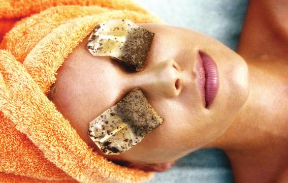 SPA FACIAL THERAPIES AQUACLEAN FACIAL The Aquaclean Facial uses regulated heat from the patented Thermoclean Electrode triggering hyper-secretion of sweat and sebaceous glands to clean pores and rid