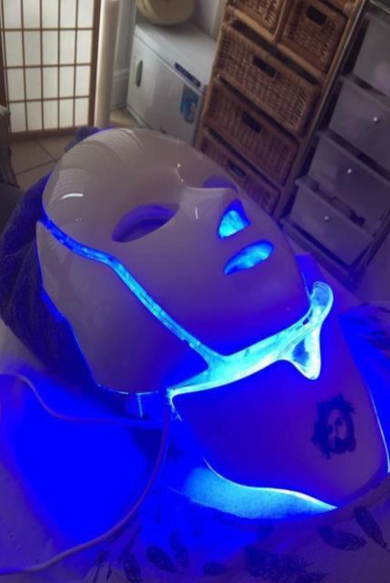 The Phantom Facial The Phantom combination therapy LED Facial Mask, is amazing for the skin, it uses combination LED light therapy along with galvanic current treatment.