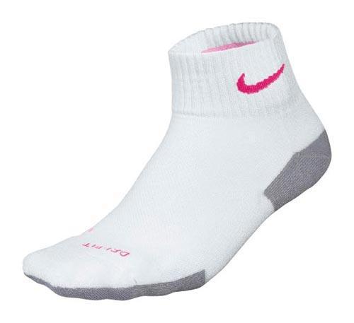 Dri-fit Women s Essential anklet socks Dri-Fit kangas / Dri-Fit fabrics Õmbluseta varbaosa / Seamless toe Kaarjas toetuspind /