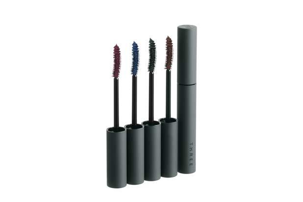 THREE ATMOSPHERIC DEFINITION MASCARA THREE Atmospheric Definition Mascara 4 shades 4,000 yen each (excluding tax) Nuanced color mascara that gives expression even to the color of your pupils and