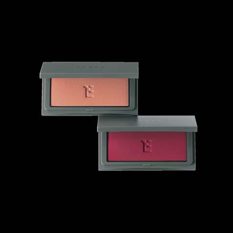 THREE CHEEKY CHIC BLUSH THREE Cheeky Chic Blush NEW COLORS 2 shades /10 in total 3,000 yen each (excluding tax) Exotic blush that makes your cheeks look purer as adding color.