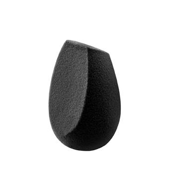 SLANTED This beauty blender sponge is the essential accessory for a perfect makeup.