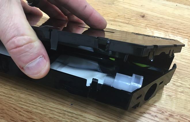 Repeat these 12 cuts on each cartridge for your printer. This will allow for much easier opening of the ink carridge. 2. REPLACING THE INK BAGS 2.1. It is extremely important to follow each of these step to ensure that the new Image Armor bags are inserted correctly.