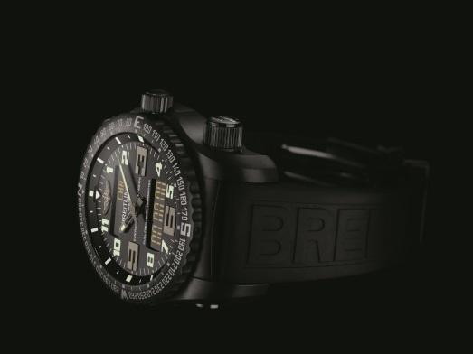 This season, the pioneer in the field of technical watches presents you the Breitling Emergency watch - a high-tech