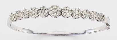 #643 #643 #2026 8 CT DIAMOND KNIFE BRACELET To take her breath away. A classic line of 42 large-cut diamonds - 8 carats total weight.