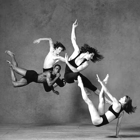 Dance Studies 9 DBE/November 2013 QUESTION 13 The photograph below is a good example of endurance. Answer the questions that follow. [April, Lois Greenfield, www.hasselblad.com] 13.1 13.2 13.3 13.