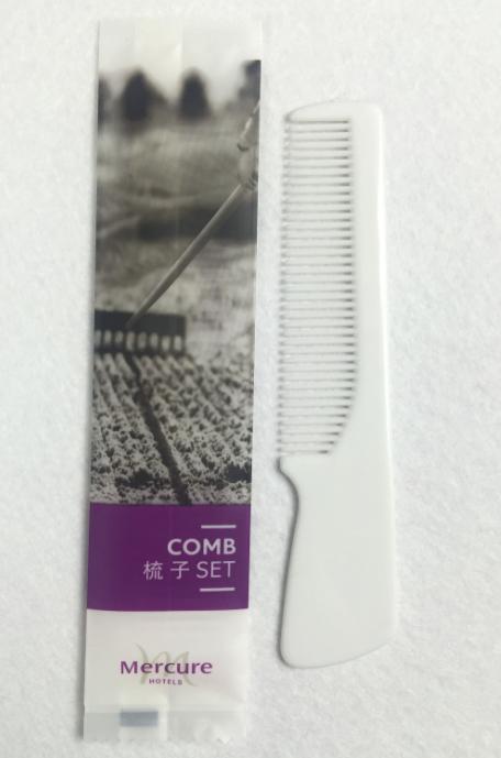 CB01FP White or semi-transparent comb packed in
