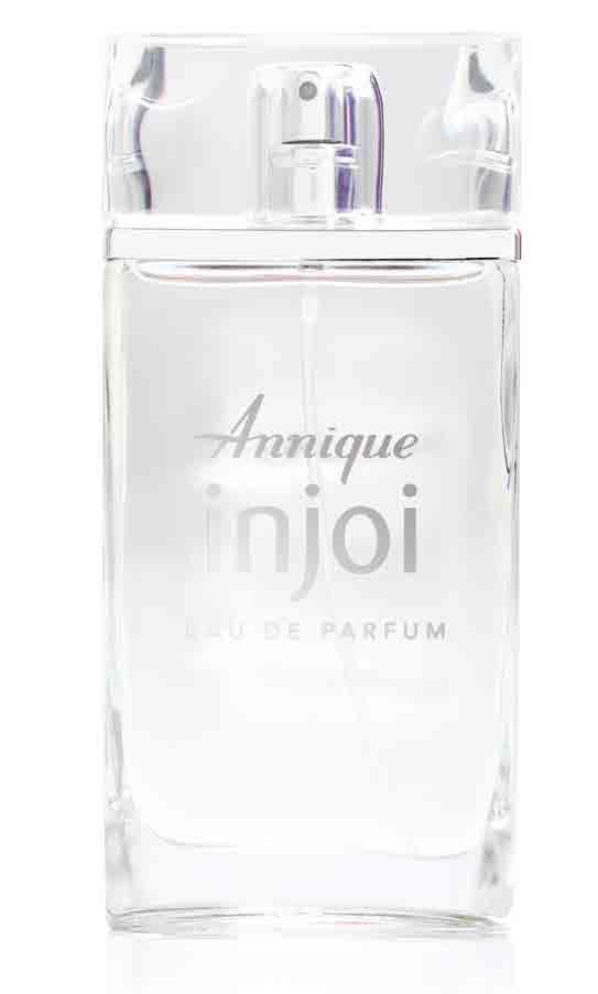 fragrance with enticing fruity top notes, Contains notes of wood, A modern, pure,