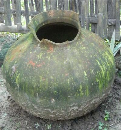 4 e Maldang Pottery type: Storage jar Local