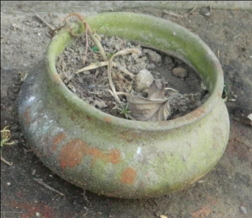 5 f Fule Pottery type: Storage jar Local name: Jonga Utility: