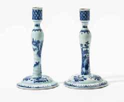 139 148 A pair of Chinese blue and white salts Qianlong period (1736-1795) Modelled after a European silver prototype, the oviform octag-