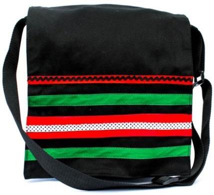 Front flap with braids, lined inside with small inside pocket. Adjustable webbing strap.