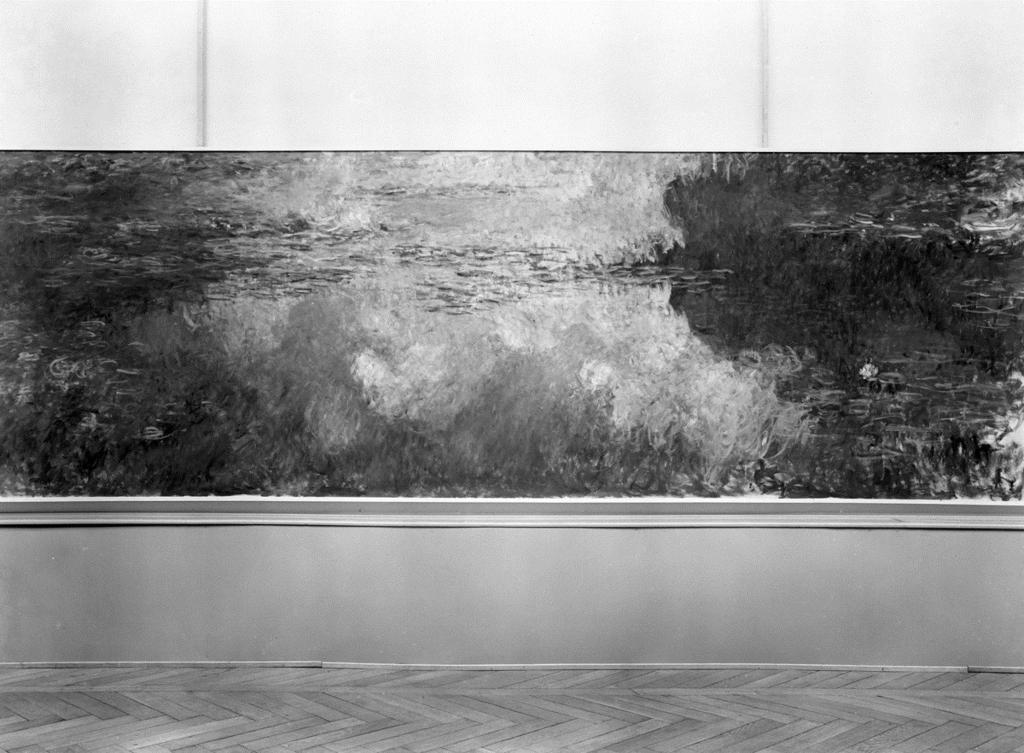 Installationsansicht, Impressionisten, mit Claude Monets Nymphéas (1914 26), Kunsthalle Basel, 1949.