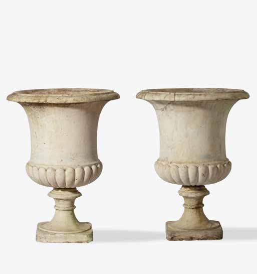 142 294 A pair of marble garden vases 18th century Each on square foot, supporting a vase