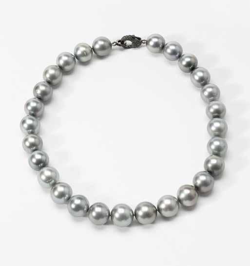 60 98 A grey Tahiti pearl necklace with 14 carat gold and diamond clasp 21st century The slightly graduating necklace comprising twenty-seven grey pearls, to a black rhodinated