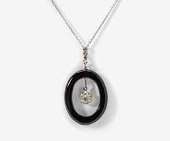 65 109 An Art Deco-style 14 carat white gold diamond and onyx pendant and necklet 20th century Centered by a line of ascending circular-cut diamonds. L. approx. 45 cm Gross weight approx. 5.