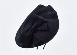 bows SUSIE AWALL71821 Shallow beret in black velour,