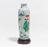 Porcelain, painted in underglaze blue and copper red. H.49cm. Condition A. 600 900 $ 696 1.044 2486 SLEEVE VASE TONGPING WITH OFFICIALS AND SERVANTS.