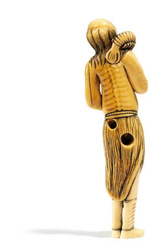 Capsule from shitan wood, plate with inlays of gold, silver and copper. Ø 4.3cm. 600 800 $ 696 928 2264 IMPORTANT NETSUKE OF EBI SENNIN KENSU OSHÔ. BEDEUTENDES NETSUKE DES EBI SENNIN KENSU OSHÔ.