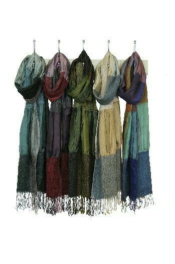 SILK COLOUR BLOCK This beautifully hand-loomed silk scarf is stylish and elegant.