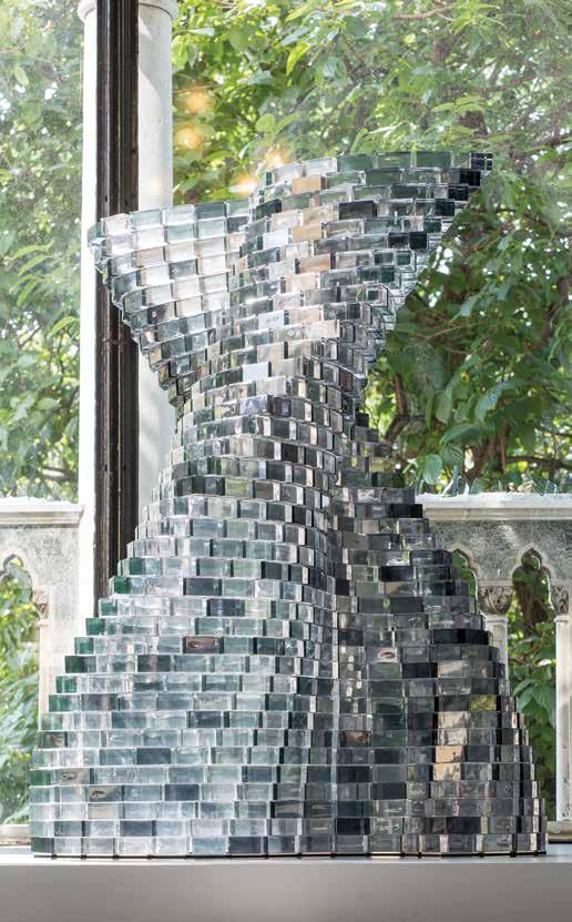Brigitte Kowanz Vo-lumen, 2017 glass, 50 30 cm (diameter) Shirazeh Houshiary Alar, 2017 glass, 145 44 115 cm MARIE-LOUISE EKMAN AT THE MODERNA MUSEET 17.06 17.09.